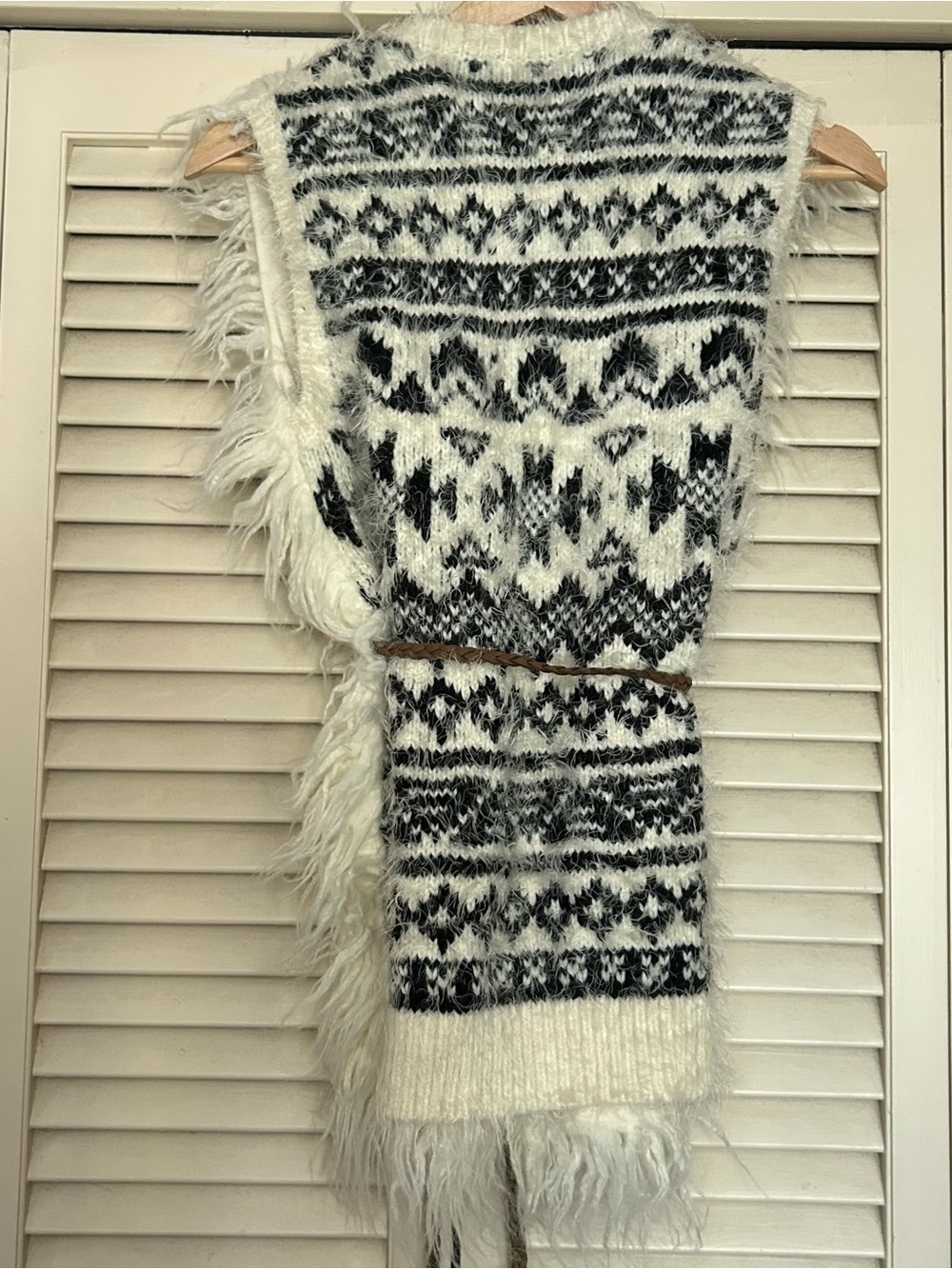 Faux Fur Trim Knit Vest with Belt - White - Picture 4 of 5